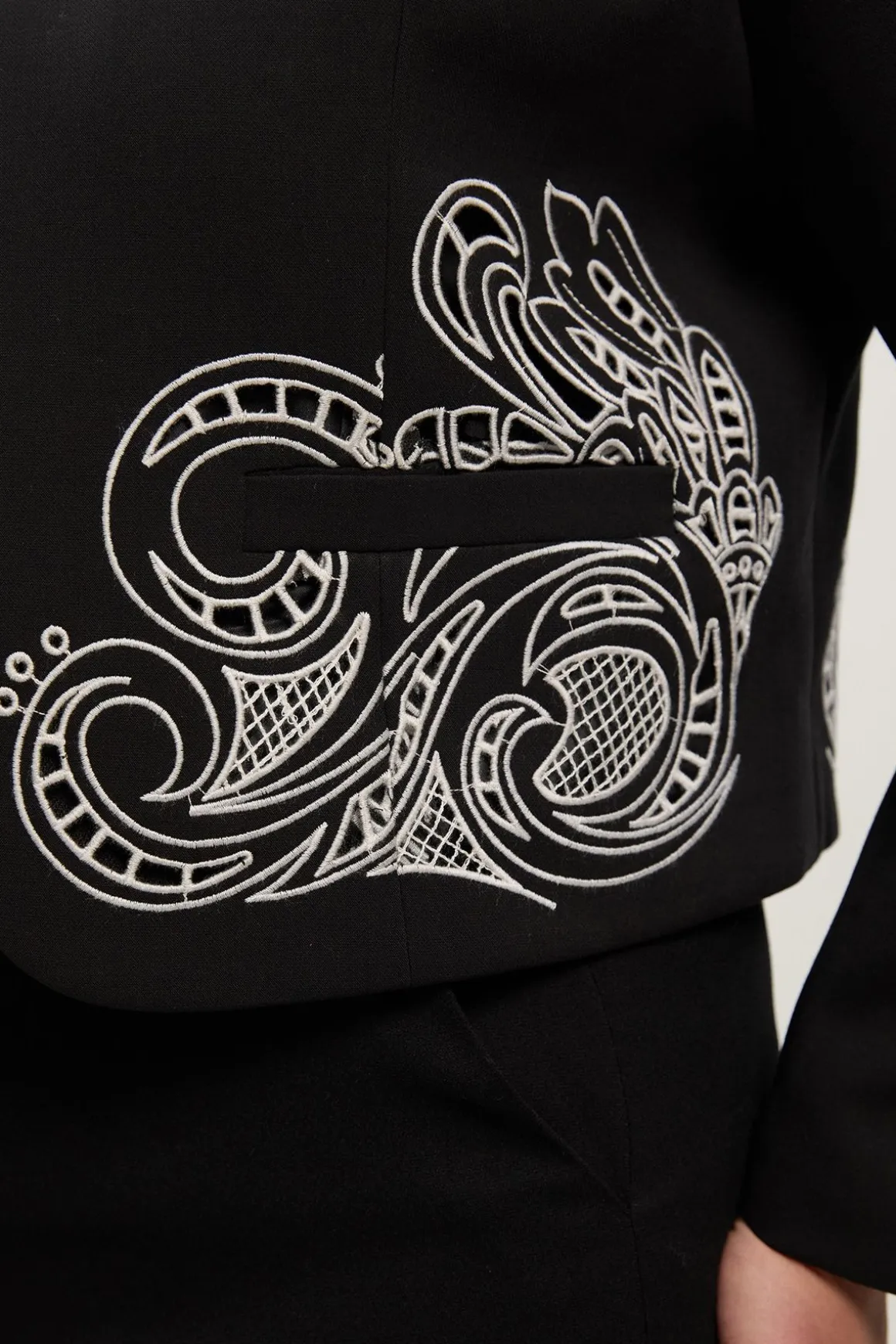 Veste Sans Col Ajustée avec Détails Ajourés Grande Taille