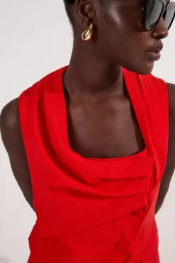 Veste sans manches à détails drapés sur mesure
