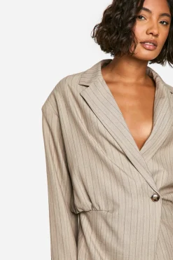 Veste tailleur pour grande taille à la taille cintrée