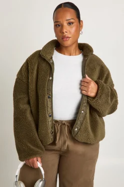 boohoo Veste Teddy en fourrure Plus<Femme Vestes & Manteaux|Manteaux Teddy