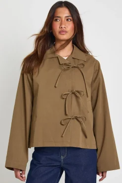 Veste Trench Avec Détail Nœud Papillon