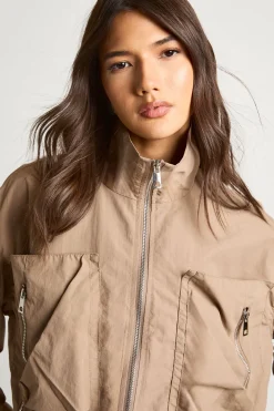 Veste Utilitaire Courte à Col Cheminée