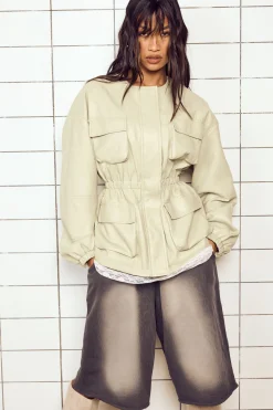 Veste Utilitaire À Poches En Synthétiquecuir Avec Taille Cintrée