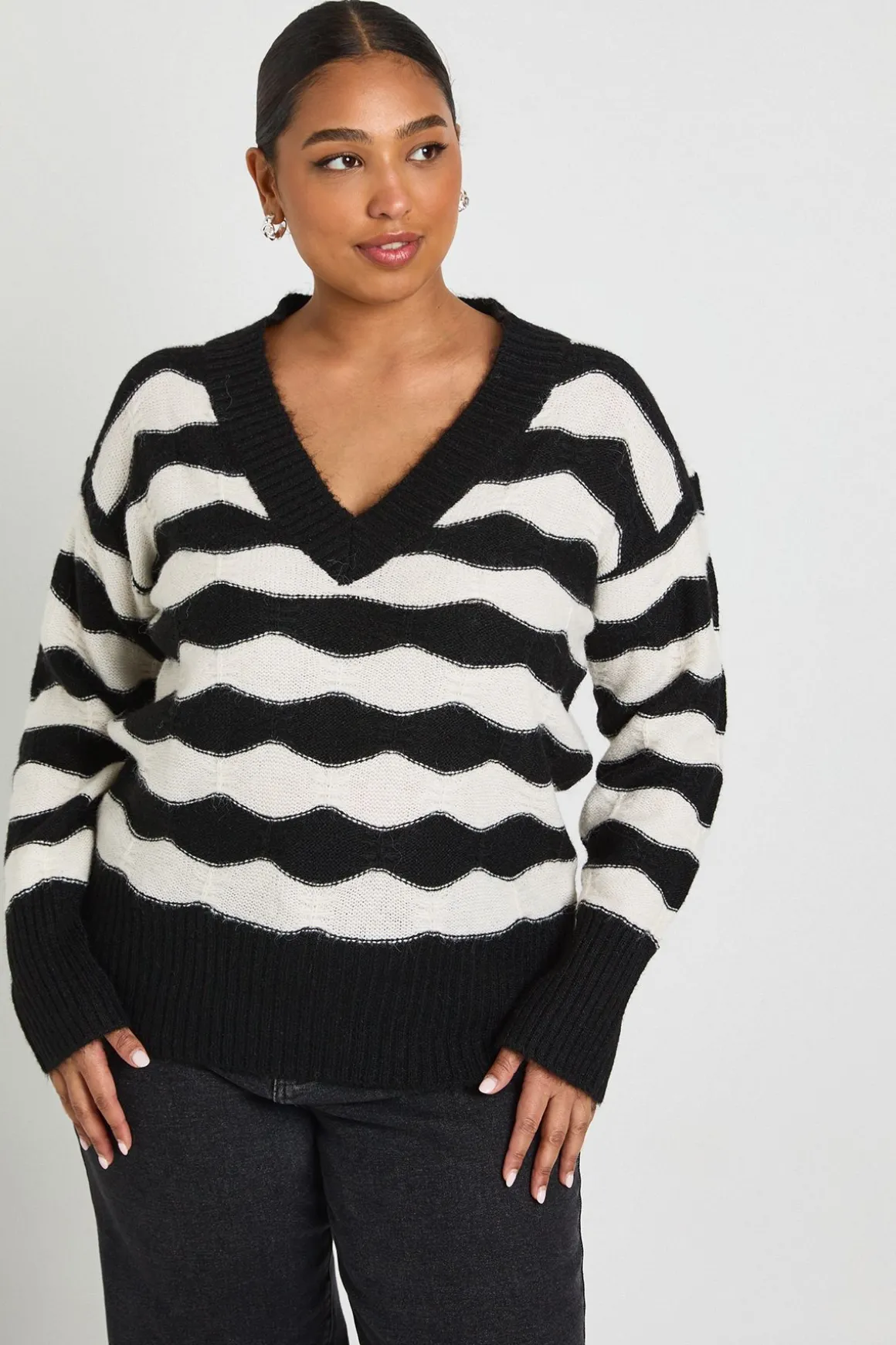 V Neck Strip Pull en maille surdimensionné rayé à col en V