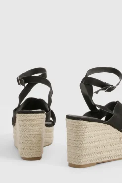 Wide Fit Crossover Wedge