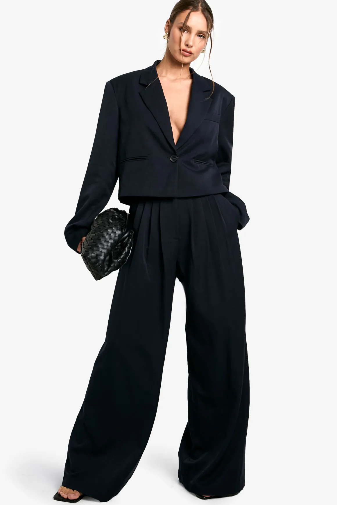 Woven Shoulder Pad Boxy Cropped Blazer devient Blazer court carré à épaulières tissées